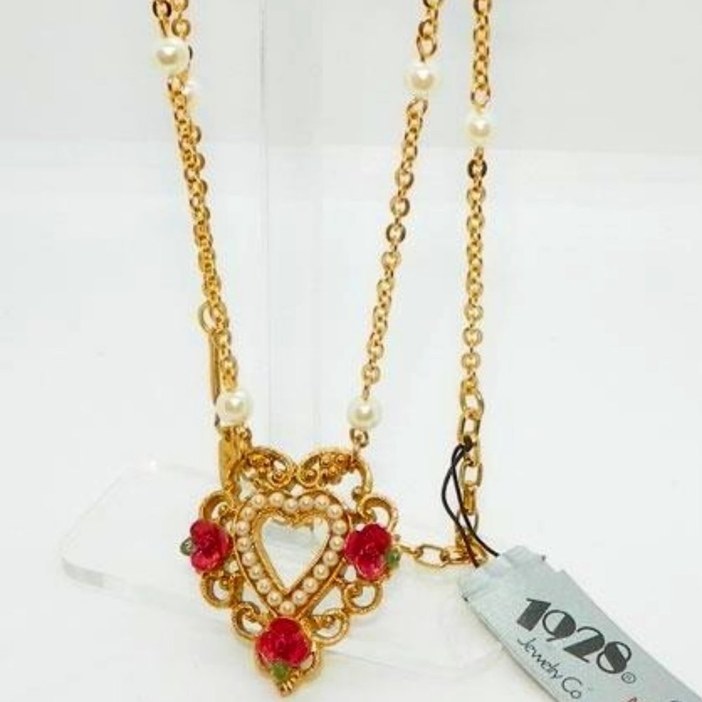 1928 Enamel Flower Faux Pearl Open Heart Necklace - Picture 2 of 3